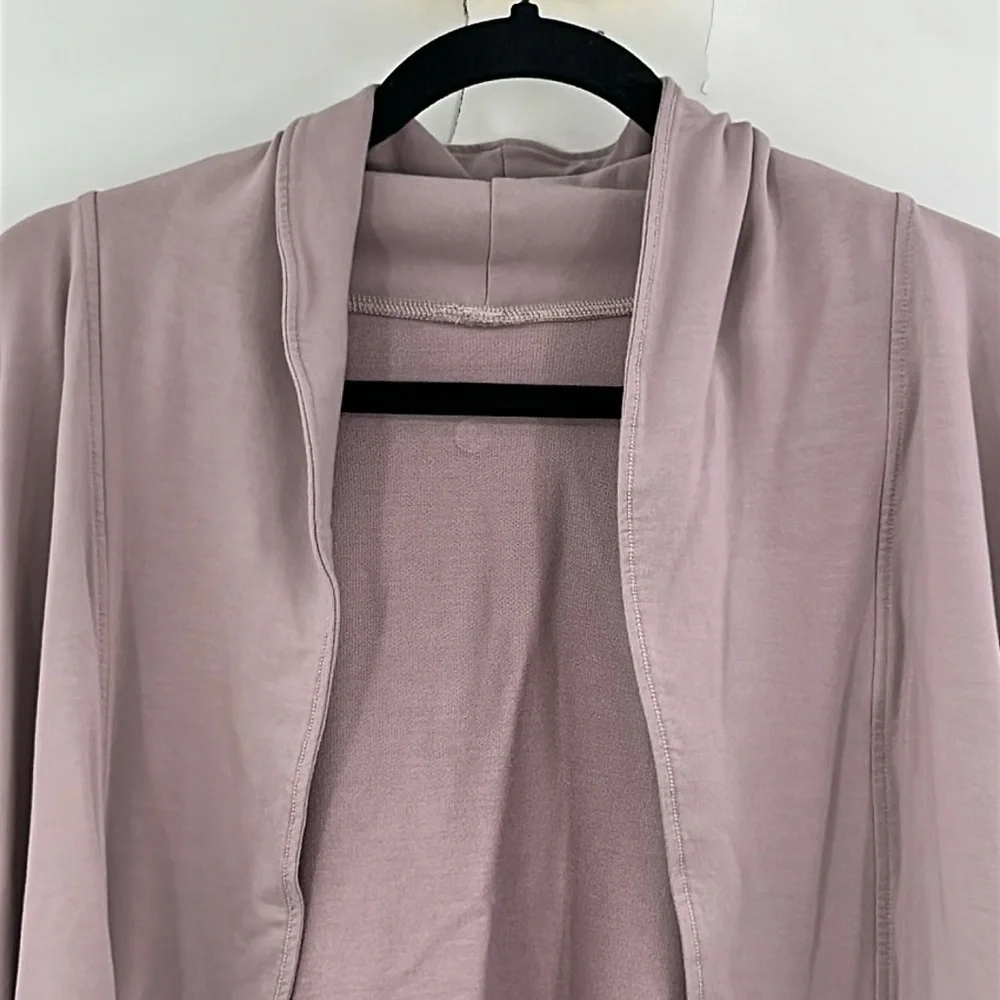 Lululemon Back In Action Wrap Smoky Blush - Picture 4 of 8